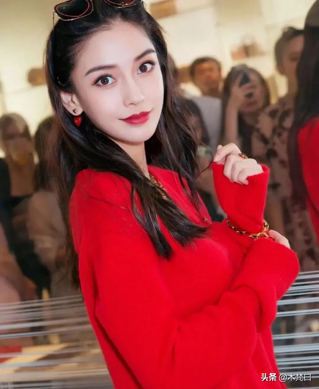 这种唇形的女生无论是异性缘还是同性缘都很好,因为她们的嘴唇看起来