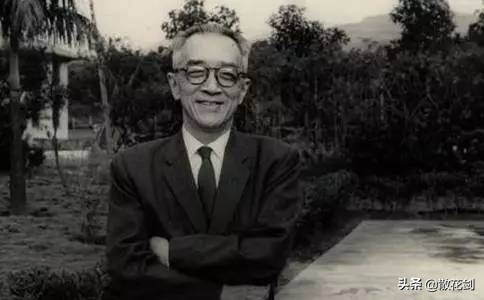 课堂上学生抽烟，老师胡说，这所大学的教学成绩怎么样？