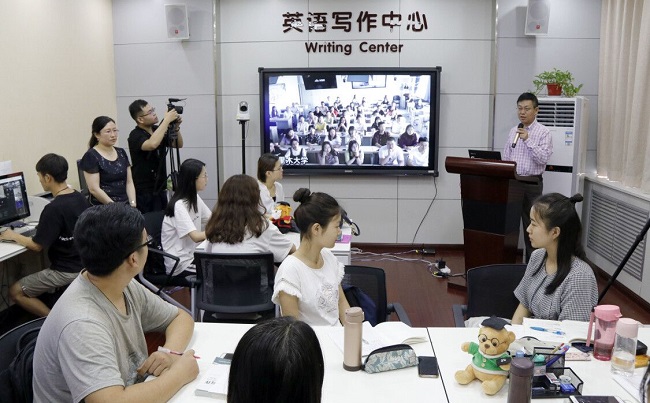 首门全程同步直播课！陕西女老师