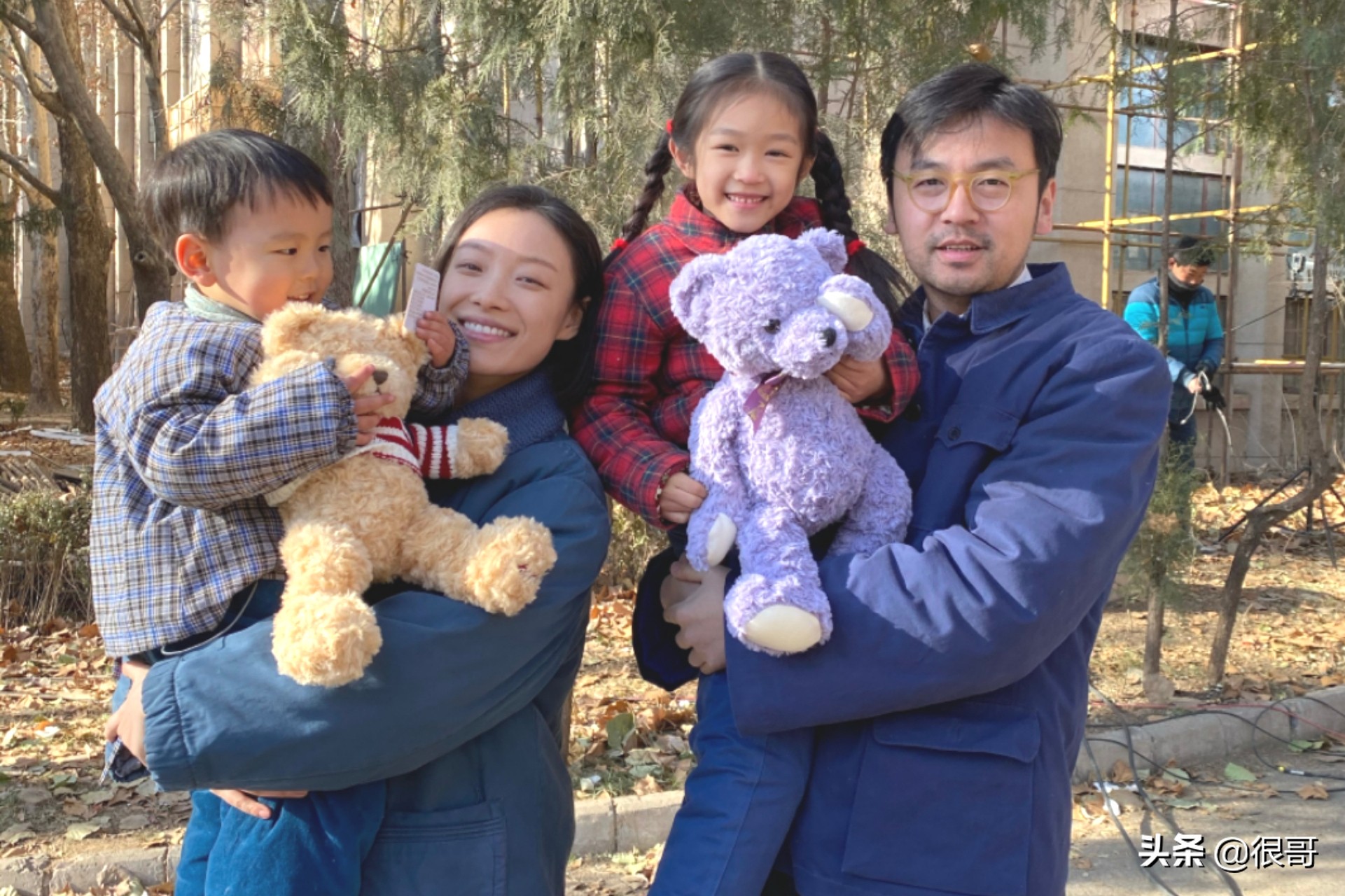 《功勋》第二单元中的熟脸不少，认出了胡可，没认出李幼斌的姐姐