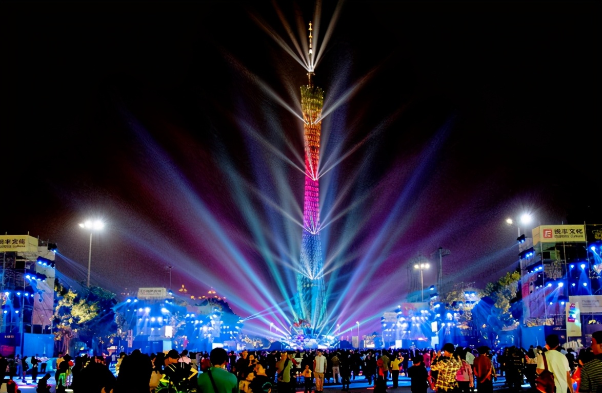 各省高考难度被分成五档，河南一档无争议，湖南江苏第三档引争议