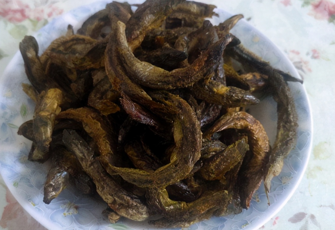 湖南叫“沙泥鳅”，20年前没人吃，如今晒干一斤卖200元，罕见了