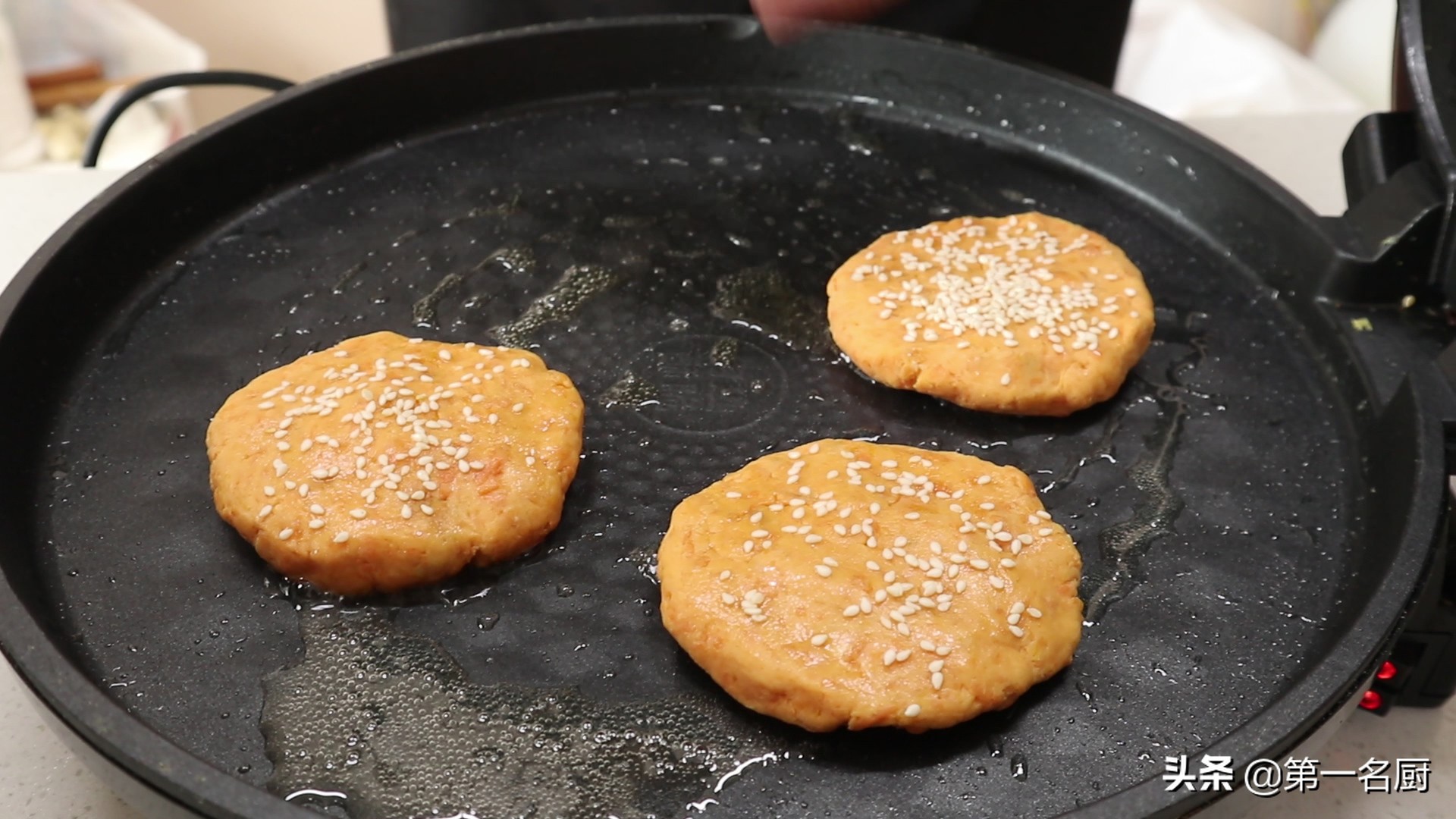 红薯饼怎么做好吃又简单,红薯饼怎么做好吃又简单视频