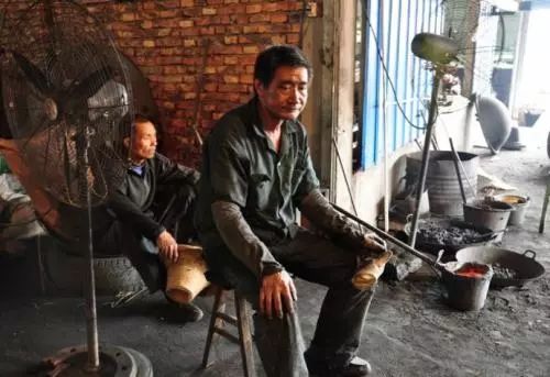 一线普通工人面临短缺，年轻人不愿来，中国未来的工人在哪里？