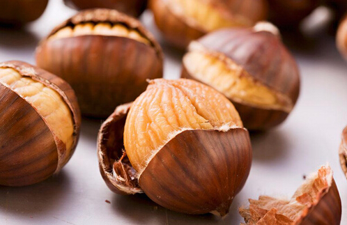 保存板栗，有人直接急冻，有人煮熟急冻，教你正确做法，特别新鲜