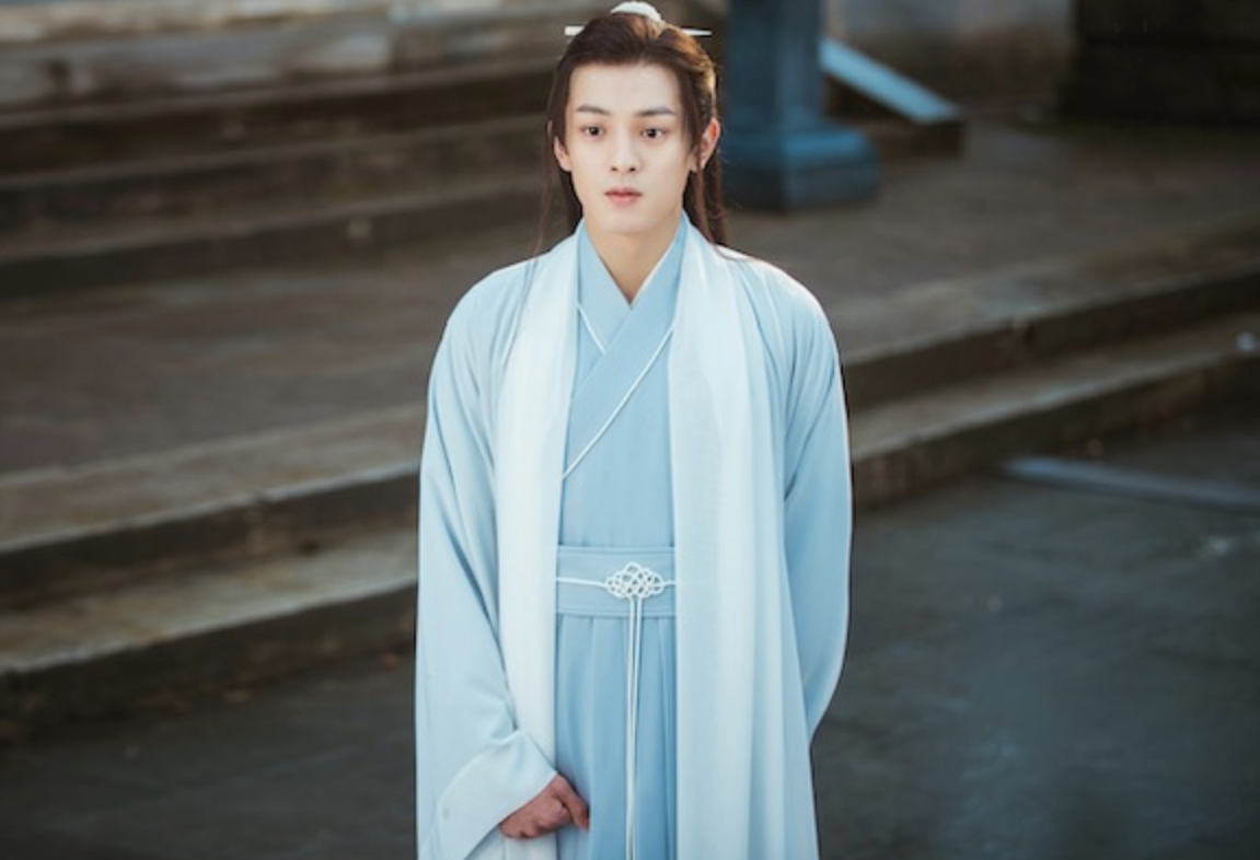 寒门“小胡歌”高考落榜，79岁奶奶借钱陪读，终熬出头当上男主