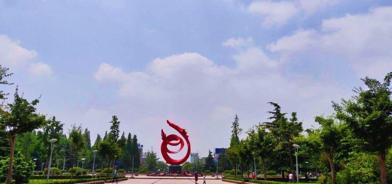 濮阳首富发家史：17岁读大学，32岁辞职创业，掌控23家公司