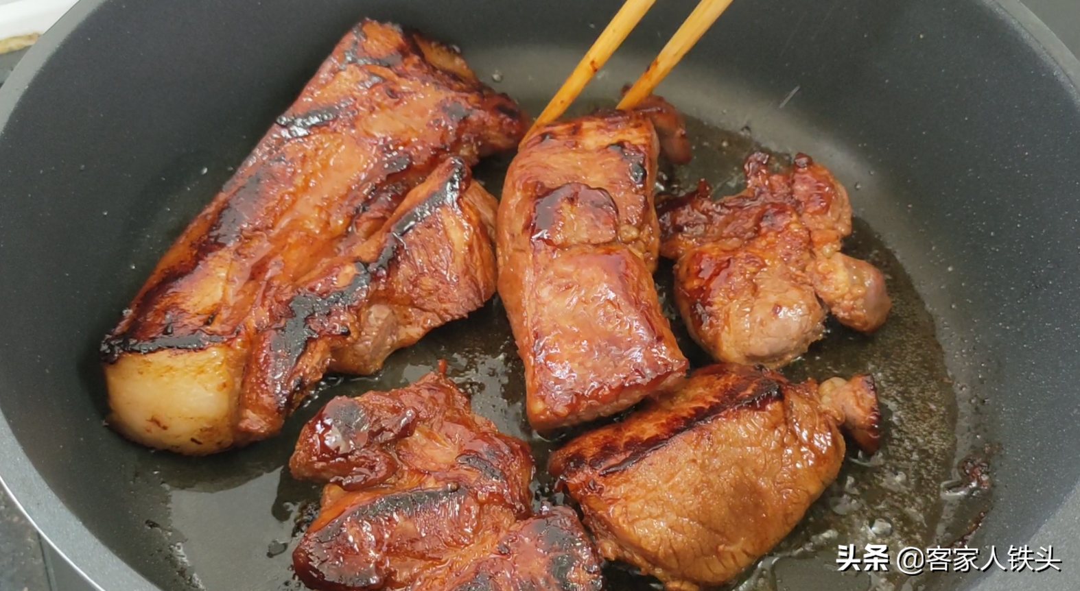 爱吃梅头肉的收藏喽，这一个做法广东人百吃不腻，咸香好吃又下饭