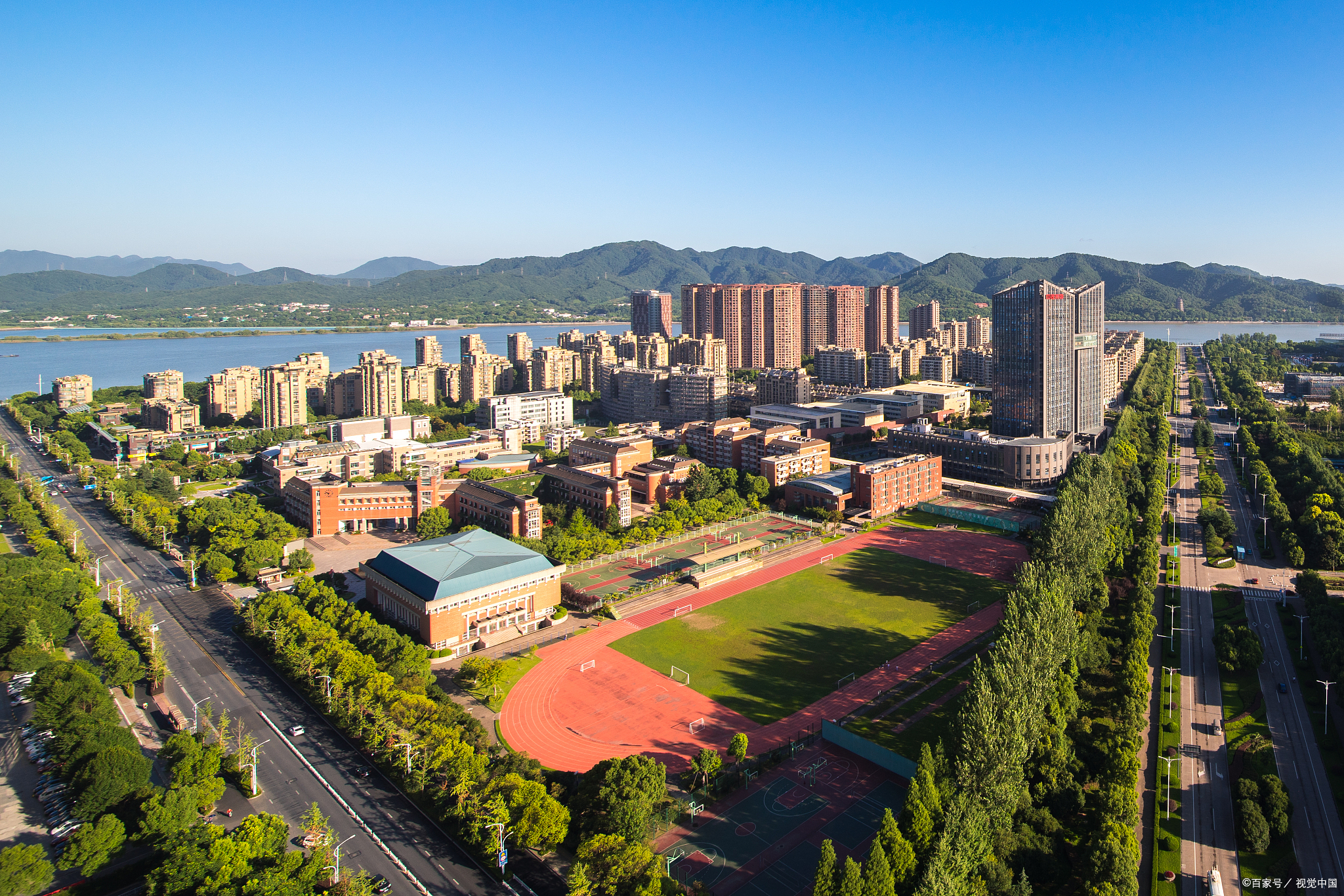 东北一所“负债”高校，曾欠30亿债务，如今成“创一流”高校