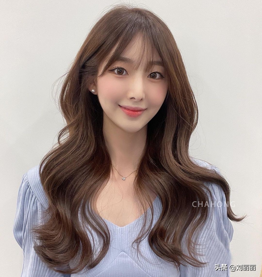 羊毛卷已过时，22款当下流行发型送给大家，直接剪就对了