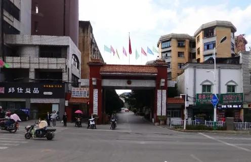 贵州省简称（贵州省6市3自治州简介及政府大楼）