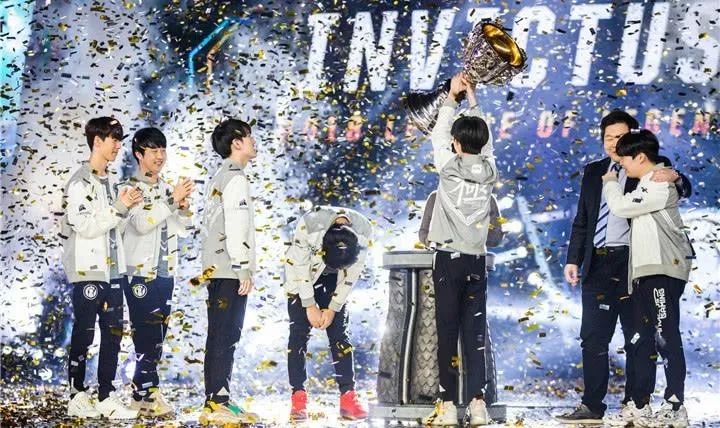 《后浪》最大价值：包容和接受从让独特的我们走进世界的视线开始