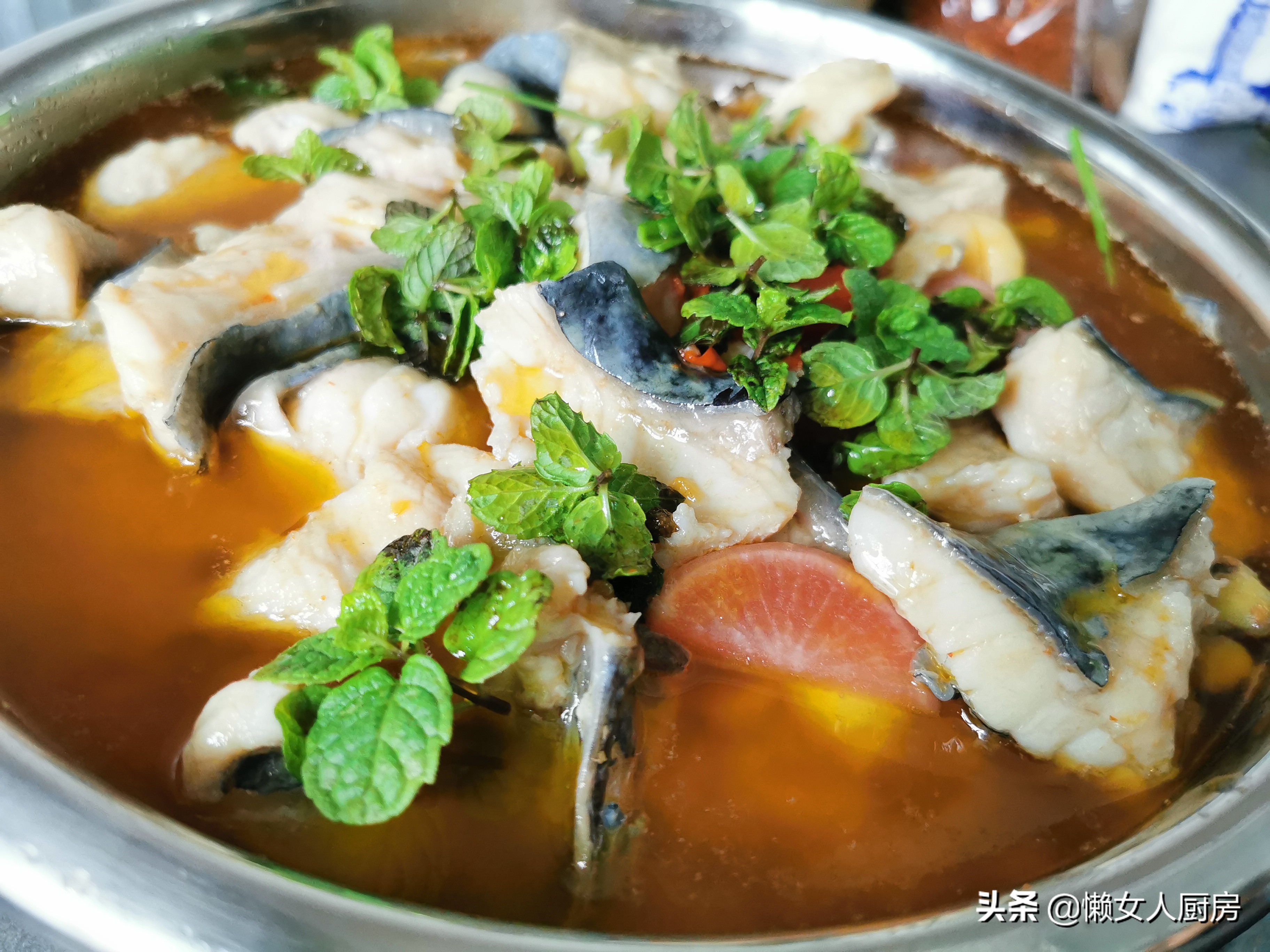 懒女人厨房之酸萝卜泡椒梭边鱼