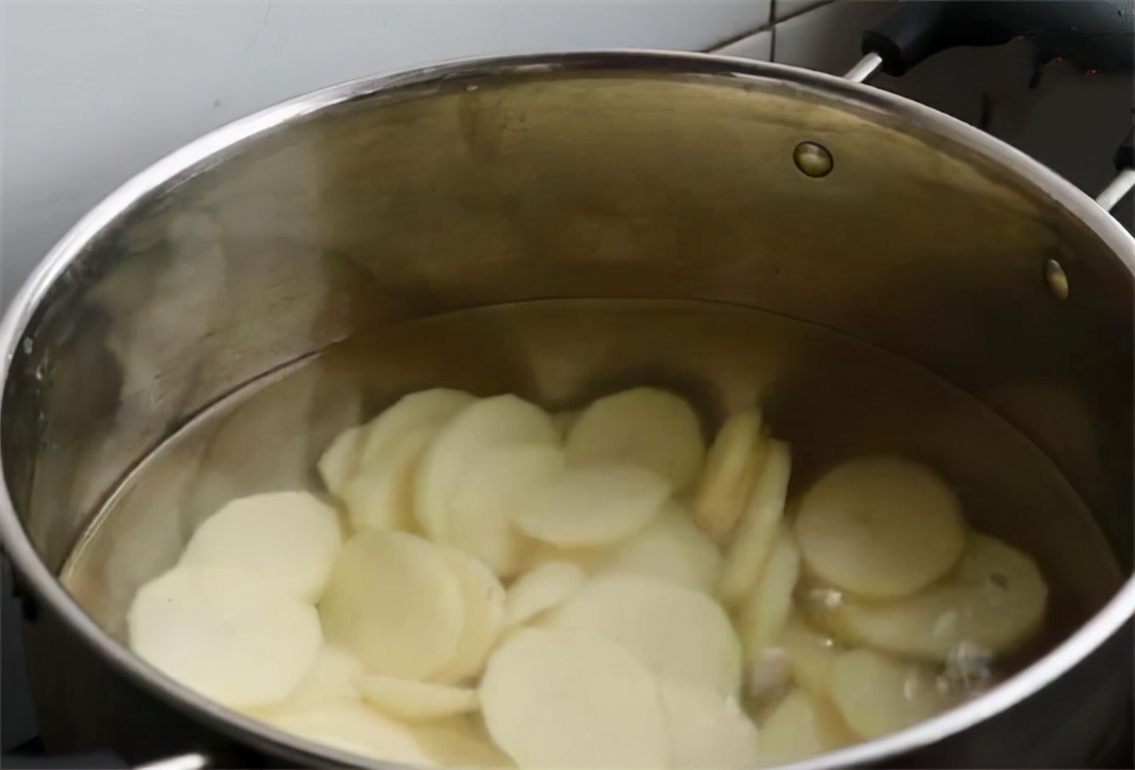 土豆怎么做好吃,土豆怎么做好吃又简单 视频教程