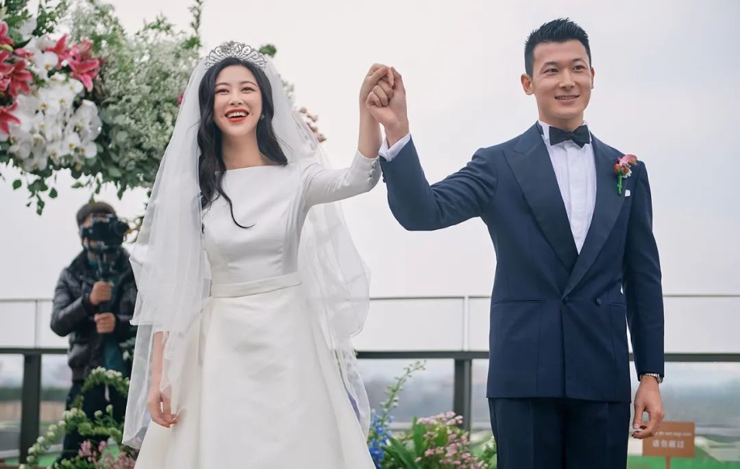 朱珠婚礼戴Tasaki，新郎戴百达翡丽，结婚珠宝腕表怎么配？