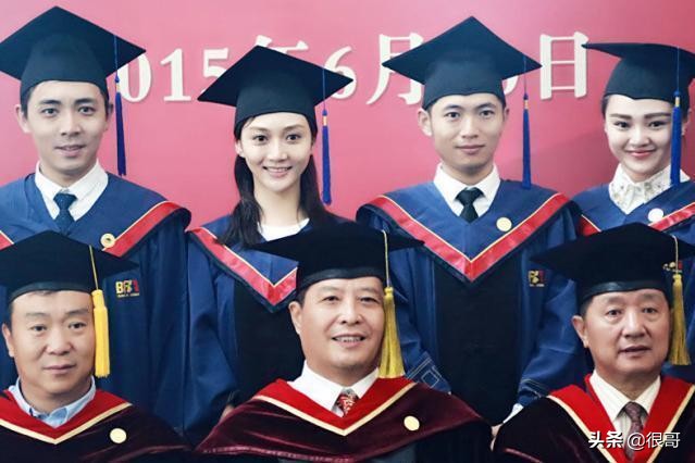 《困绕》中的女性足色皆不是省油的灯,饰演者也尽非艰深之辈
