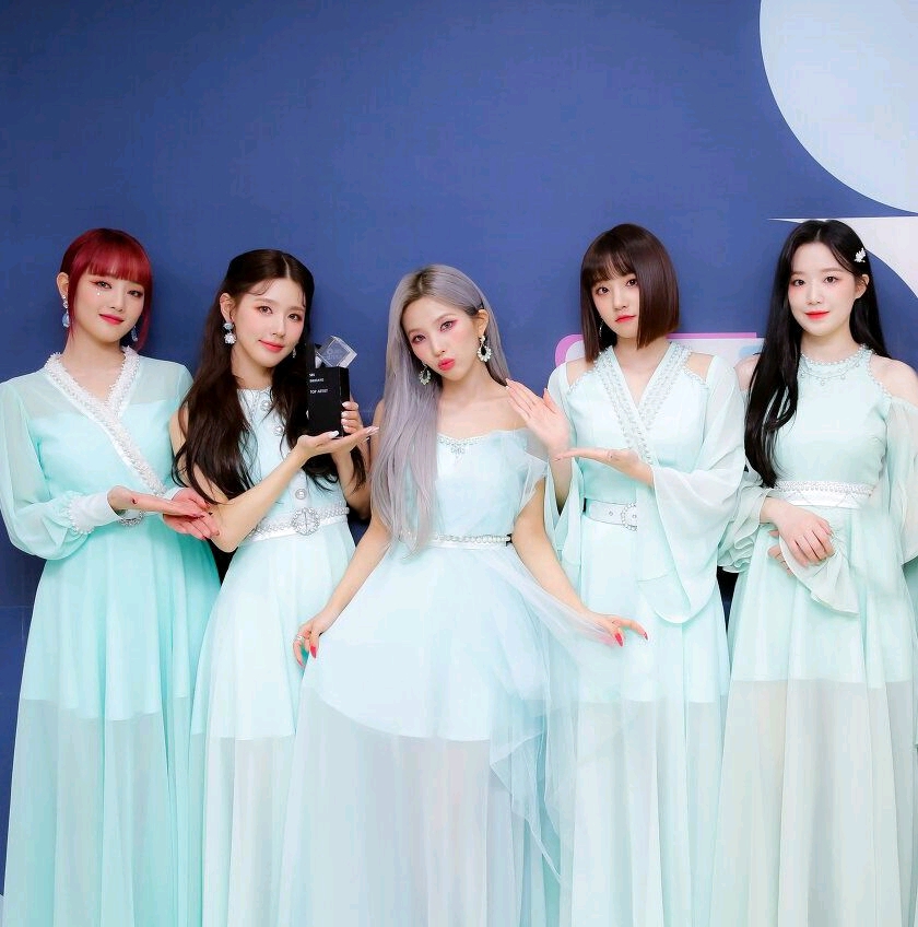 作為女團門面直播睡覺真的這麼嚴重嗎