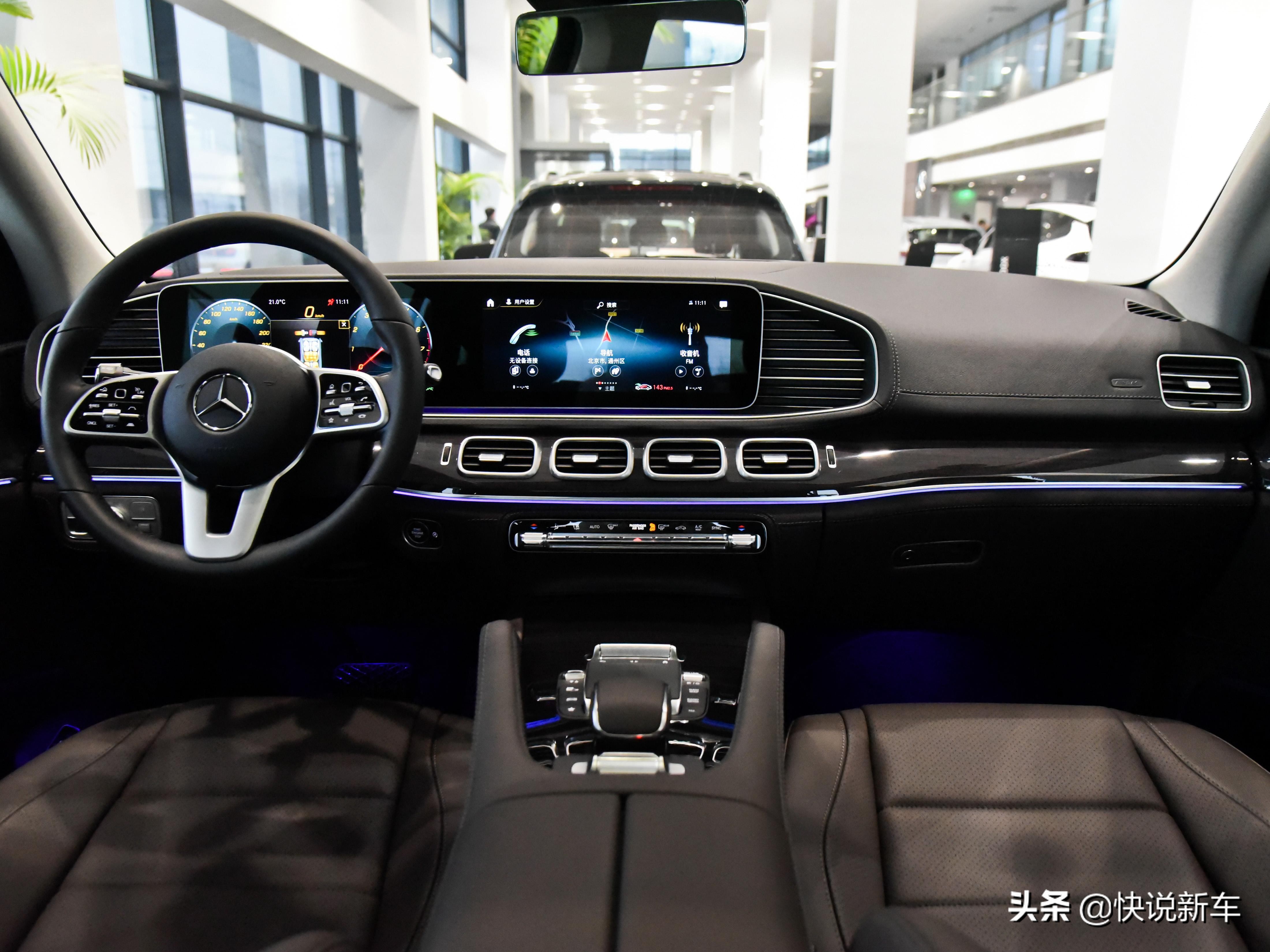 进口旗舰中的旗舰，全尺寸的大排量豪华SUV，实拍奔驰GLS