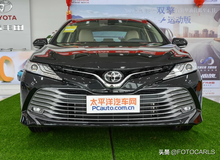 丰田凯美瑞2.0G豪华实拍，售价19.98万，这中控你真的满意么？