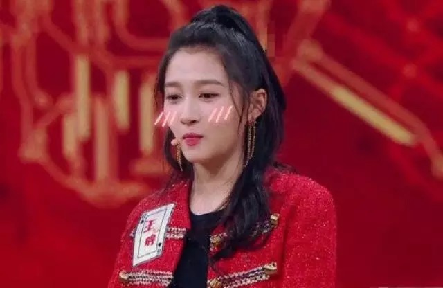 鹿晗关晓彤：爱情是恋人间的含蓄与羞涩，而非随意的热情和亲昵