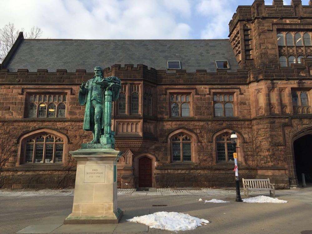 6所世界顶尖大学校训：在上帝的光中，我们必得见光！