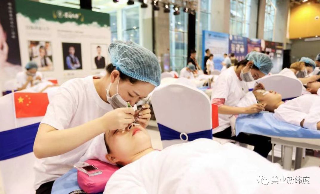 打造美睫的自循环系统，娇肤的“一揽子”生意这么做