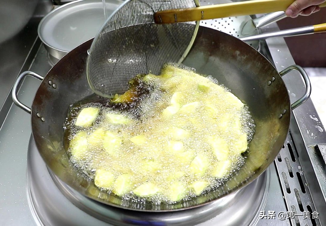 茄子的30种做法大全（分享茄子的5种素烧做法）