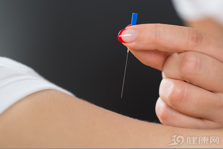 带状疱疹又叫缠腰蛇，该怎么治？医生：这些方法可快速治疗