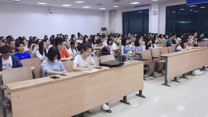 高颜值实力派！湖北美女学霸，辅修双学位，手握多个世界名校offer！