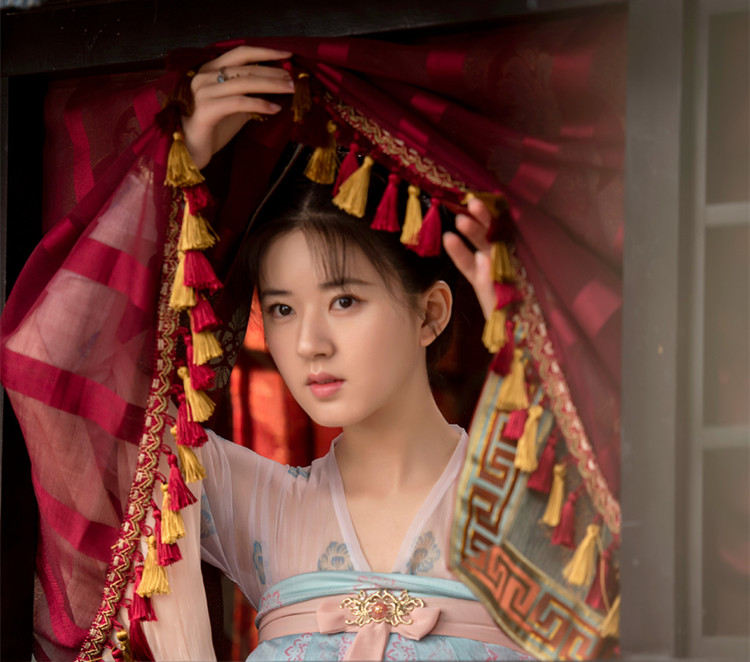 冷面狼侍卫恋上软萌兔公主,甜得牙疼