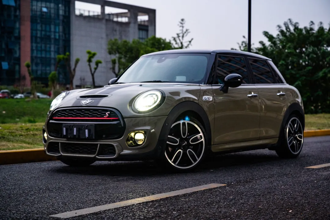 梦想十年，最终选了又小又暴躁的它——二手MINI COOPER S赛车手