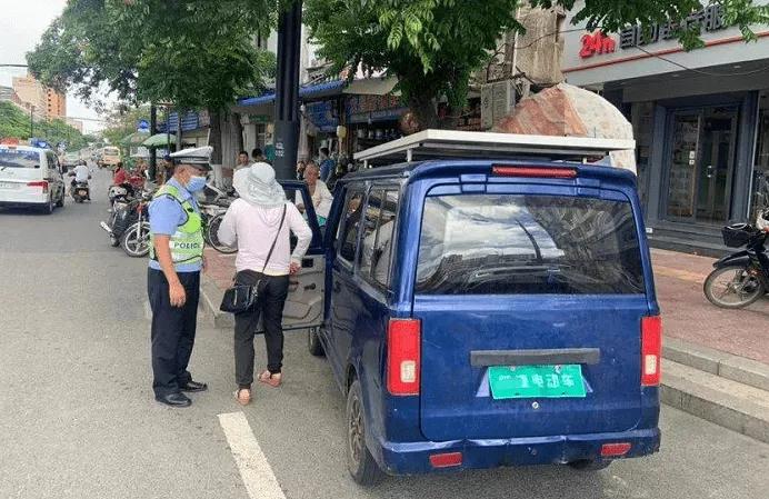 电动三四轮上路了，需要驾照，老年人咋考驾照？这些方法对你有用