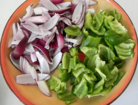 干鱿鱼只用水浸泡？难怪泡不软，老渔民教我1招，泡得快还新鲜