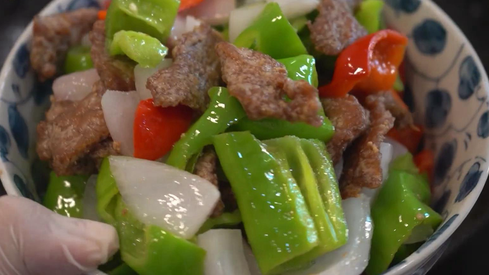 过油肉拌面怎么做（教你肉嫩面劲道的过油肉拌面）