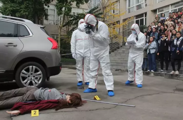 曝光！公安部多次发来贺信，重庆“最神秘”学院手握无数“全国第一”！