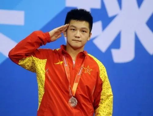 樊振东披露：农民工父母把我培养成冠军，我年入百万交给双亲保管