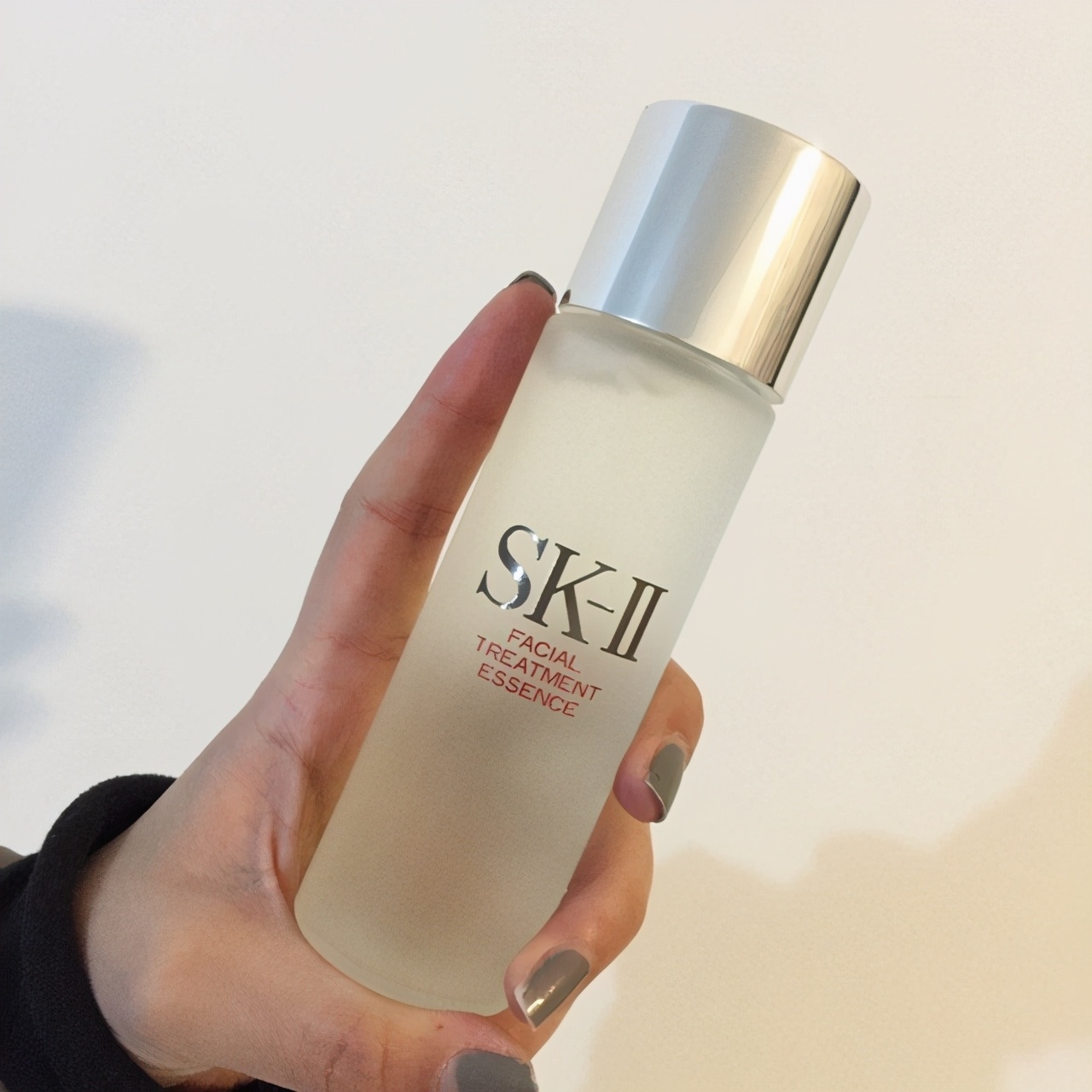 SK-II神仙水和兰蔻小黑瓶怎么选？超详细“成分+使用感”分享