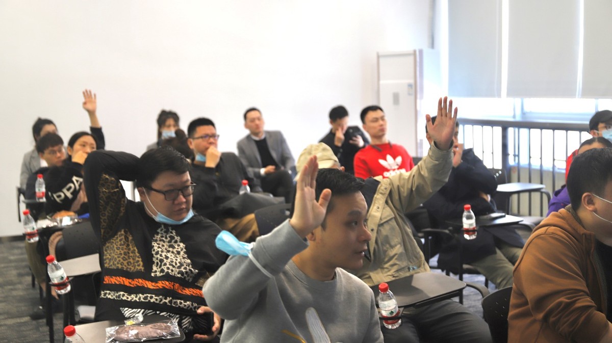 特斯拉T-CLASS北京蟹岛开讲，温暖服务与车主零距离