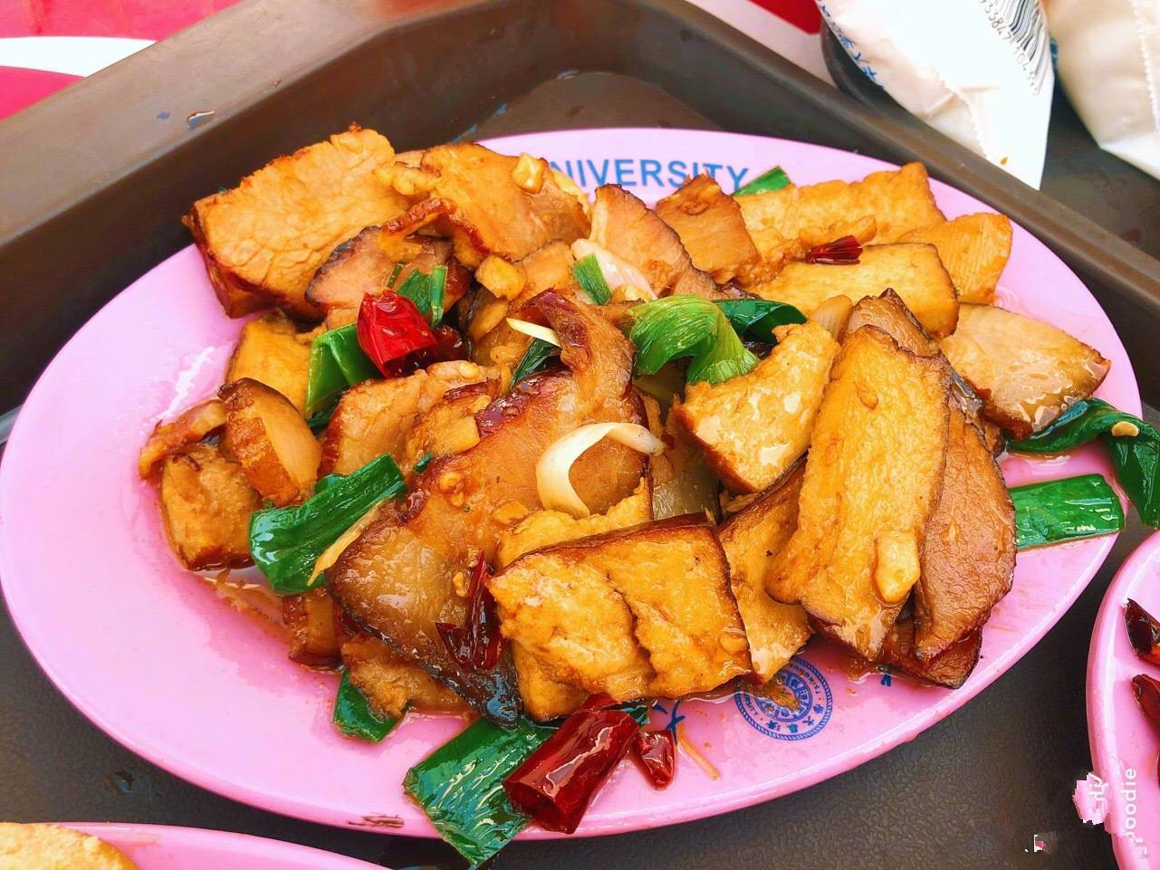 清华大学的伙食有多好？厨师年年外出学艺，为了吃，高考也值得拼