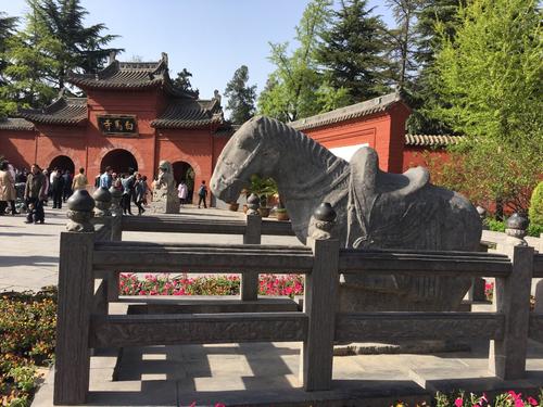 中国第一古刹白马寺：始建于东汉，是中国佛教的祖庭和释源