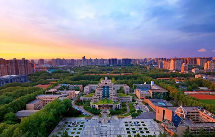 多所985高校新校区搬到“村里”，远离城市，学生：终究是错付了