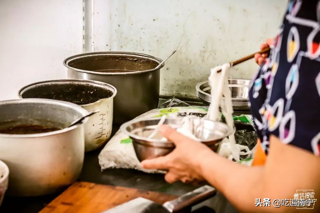 新竹这家开了快30年的粉店，一天能卖300碗老友粉