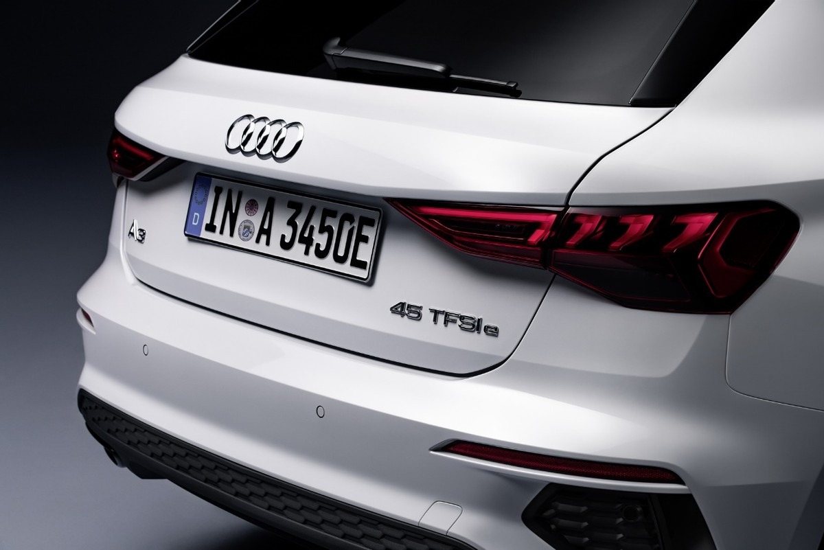 汽车知识科普：奥迪尾部的“数字+TFSI”代表什么意思？
