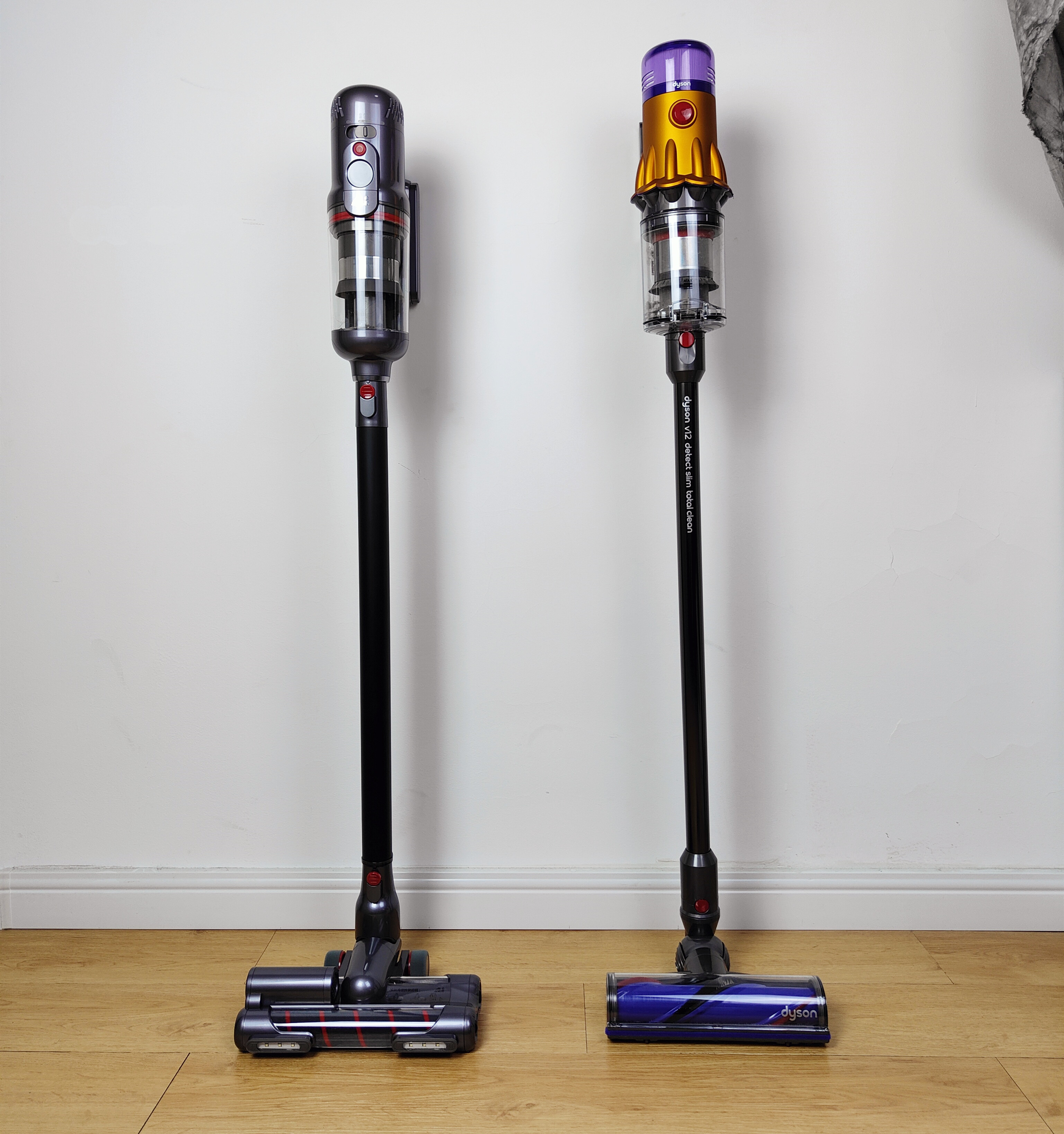 吸尘器贵在哪?从外观到功能,小狗t12 plus rinse&戴森v12双机横评