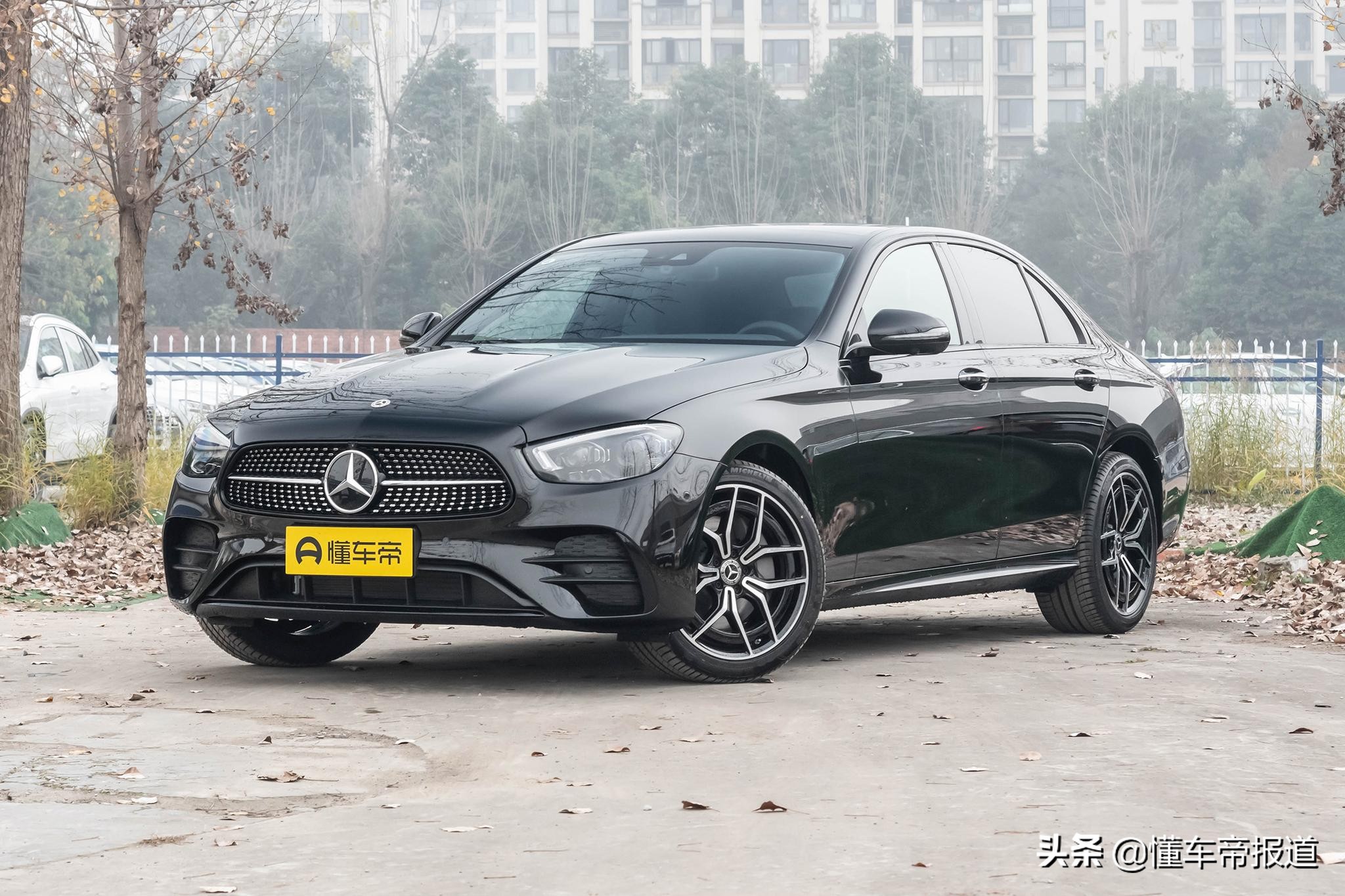 e260奔驰优雅登场，智享驾控新体验