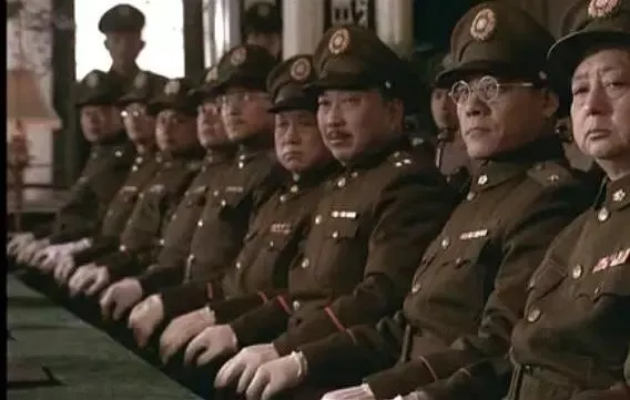 影视剧里的国军和真实的国军，中间差了10086个楚云飞