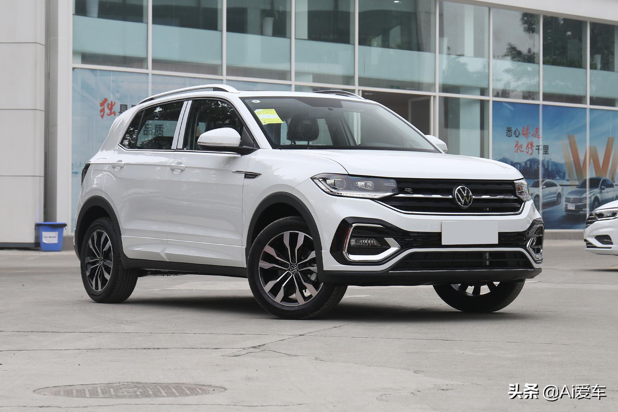 便宜省油的德系入门SUV，灵活好开空间大保养实惠，实拍大众探影