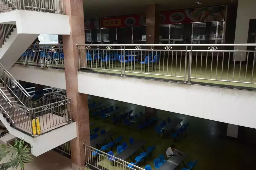 四川民族学院落户泸定！而我们却把青春留给了姑咱的风和大渡河！