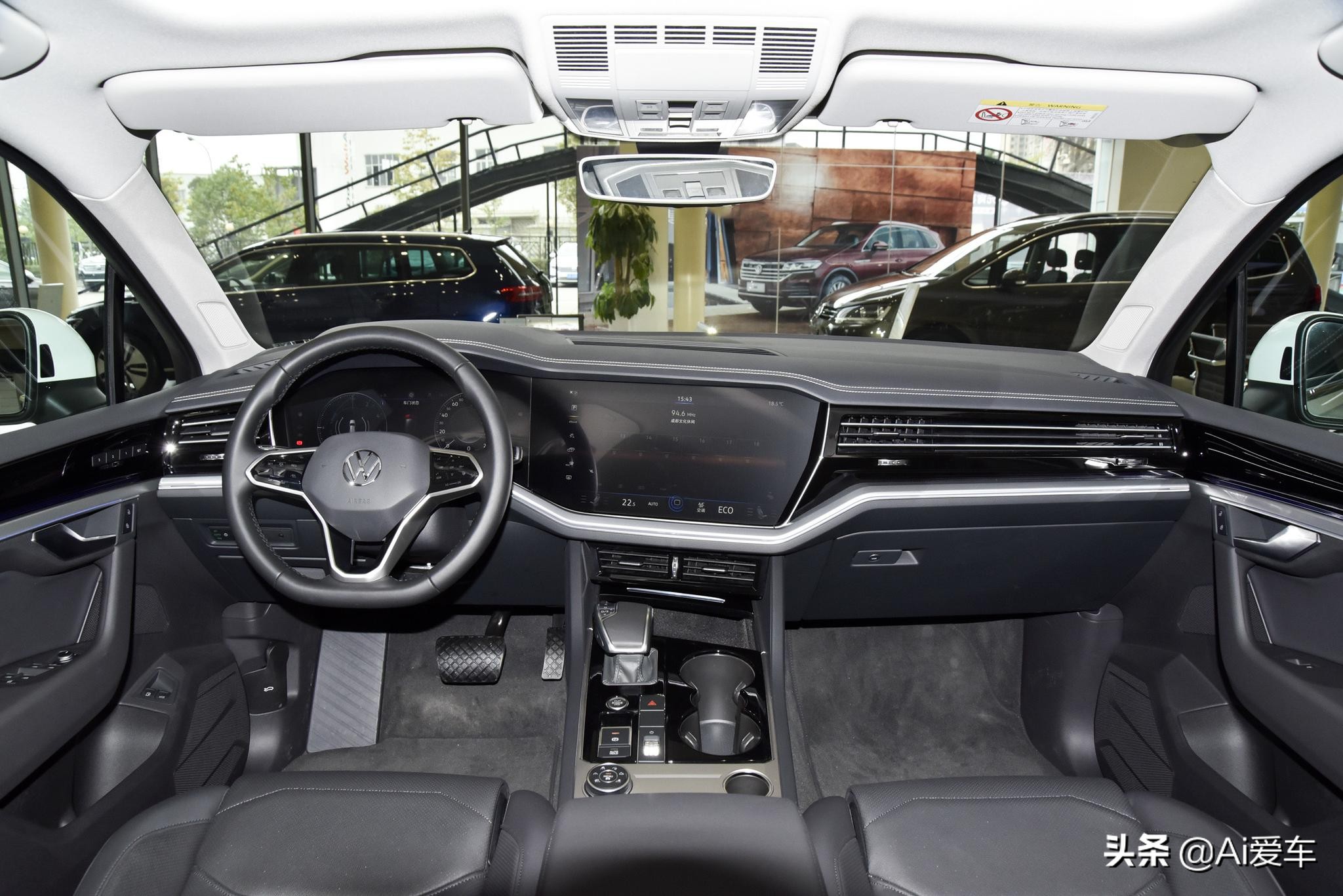 进口德系旗舰大5座SUV，2.3L油耗8AT带四驱，车价不错，途锐PHEV