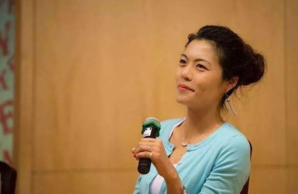 红遍全网的复旦女神陈果博士对爱情见解独到，为何依然保持单身？